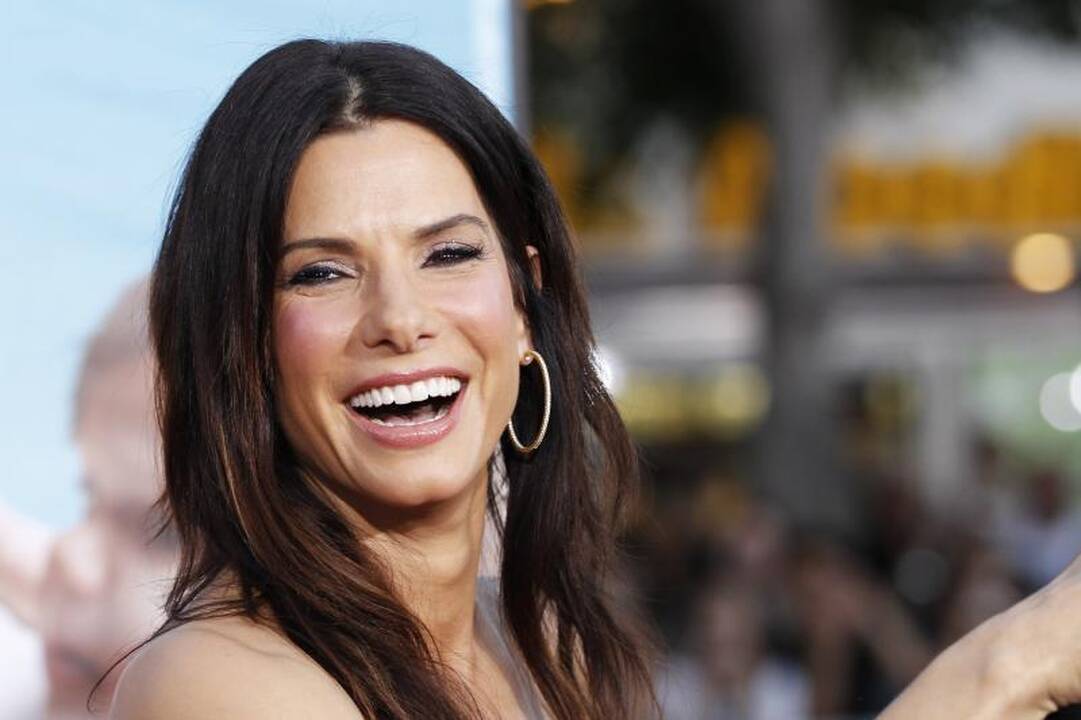 Nauja Holivudo porelė - Sandra Bullock ir Keanu Reavesas