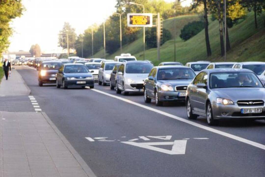 Greičio matuoklių aklumas skatina sostinės vairuotojų chuliganizmą 