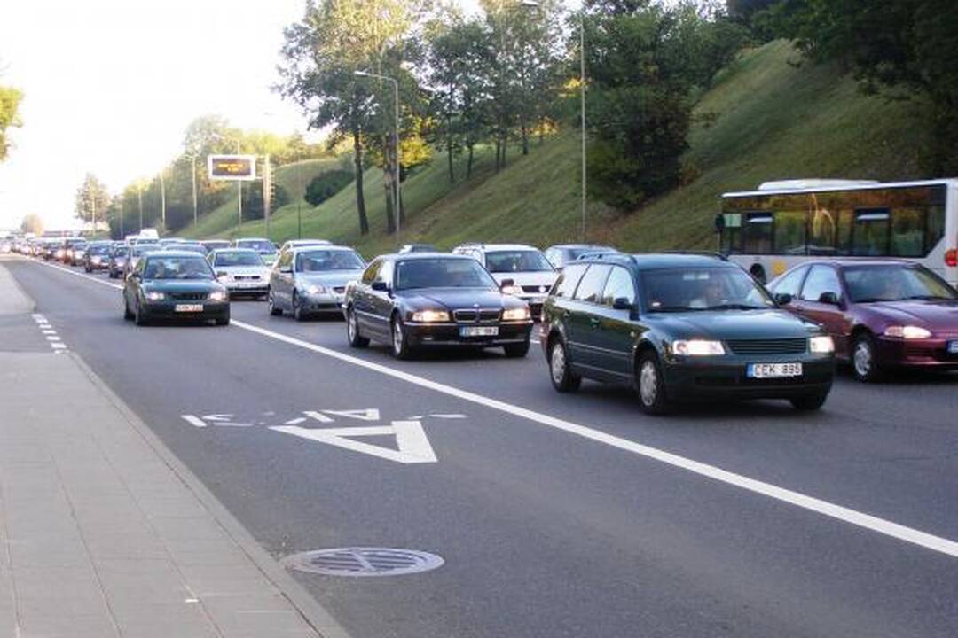 Greičio matuoklių aklumas skatina sostinės vairuotojų chuliganizmą 