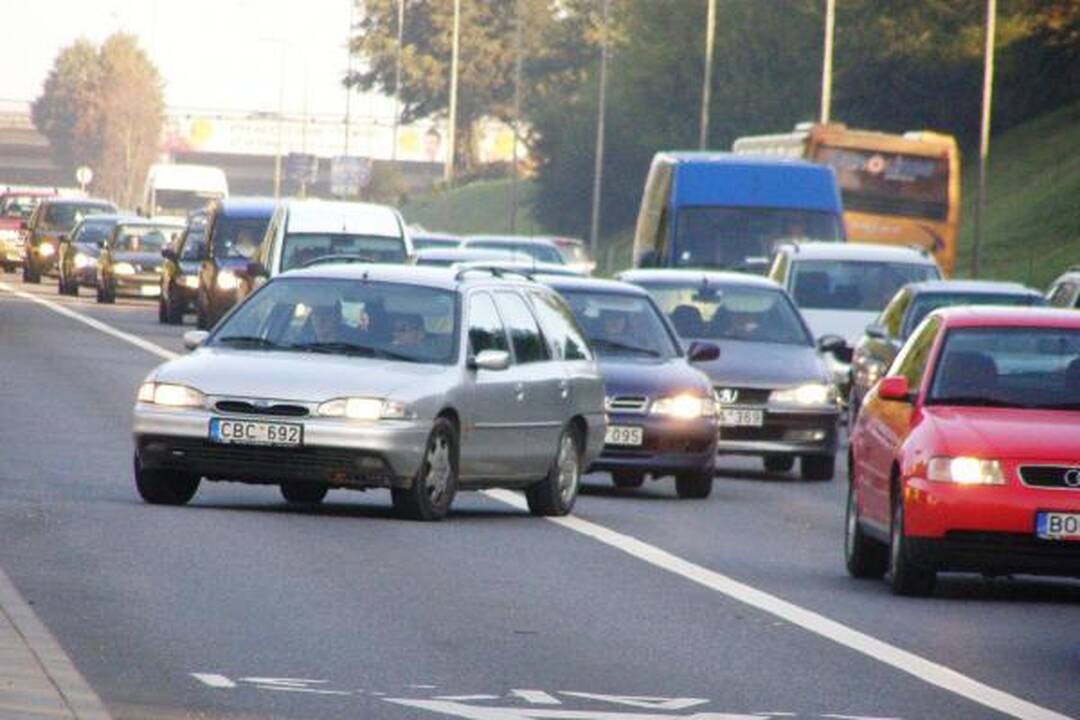 Greičio matuoklių aklumas skatina sostinės vairuotojų chuliganizmą 