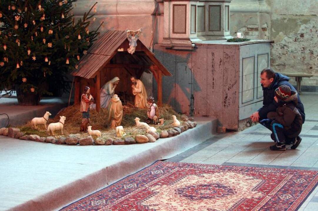 Originalus šventimas: Kauno plaukikai Kalėdoms rengėsi bažnyčioje