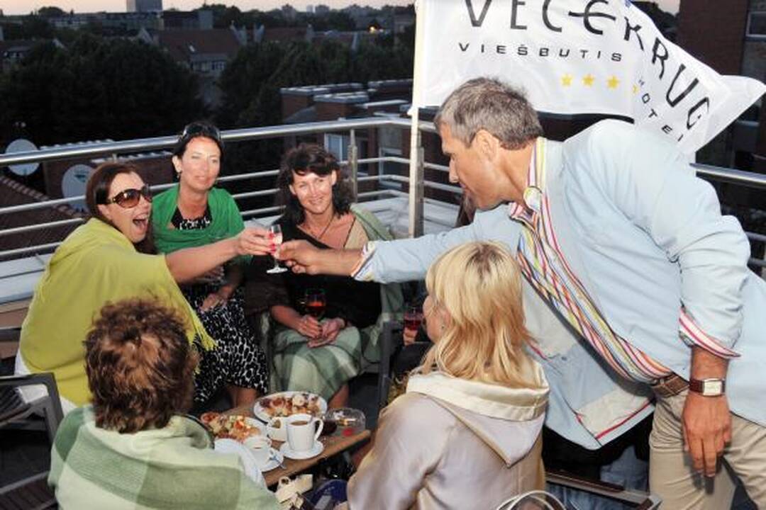 Viešbučio „Vecekrug“ gimtadienis – ant stogo