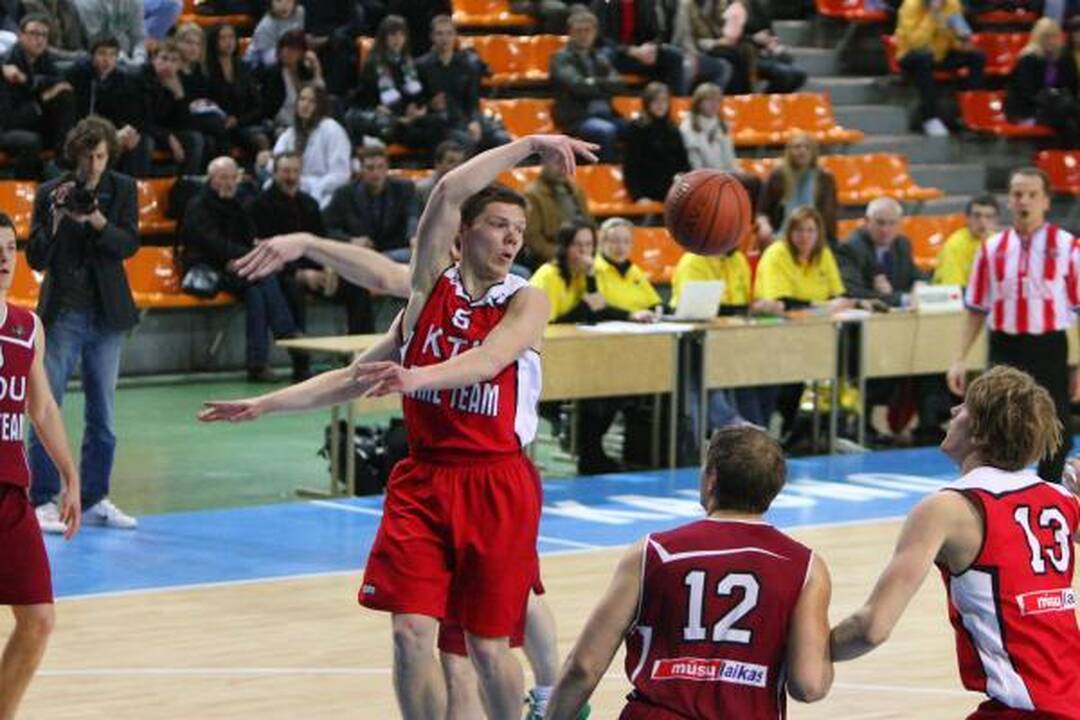 VDU krepšininkai apgynė LSKL čempionų vardus