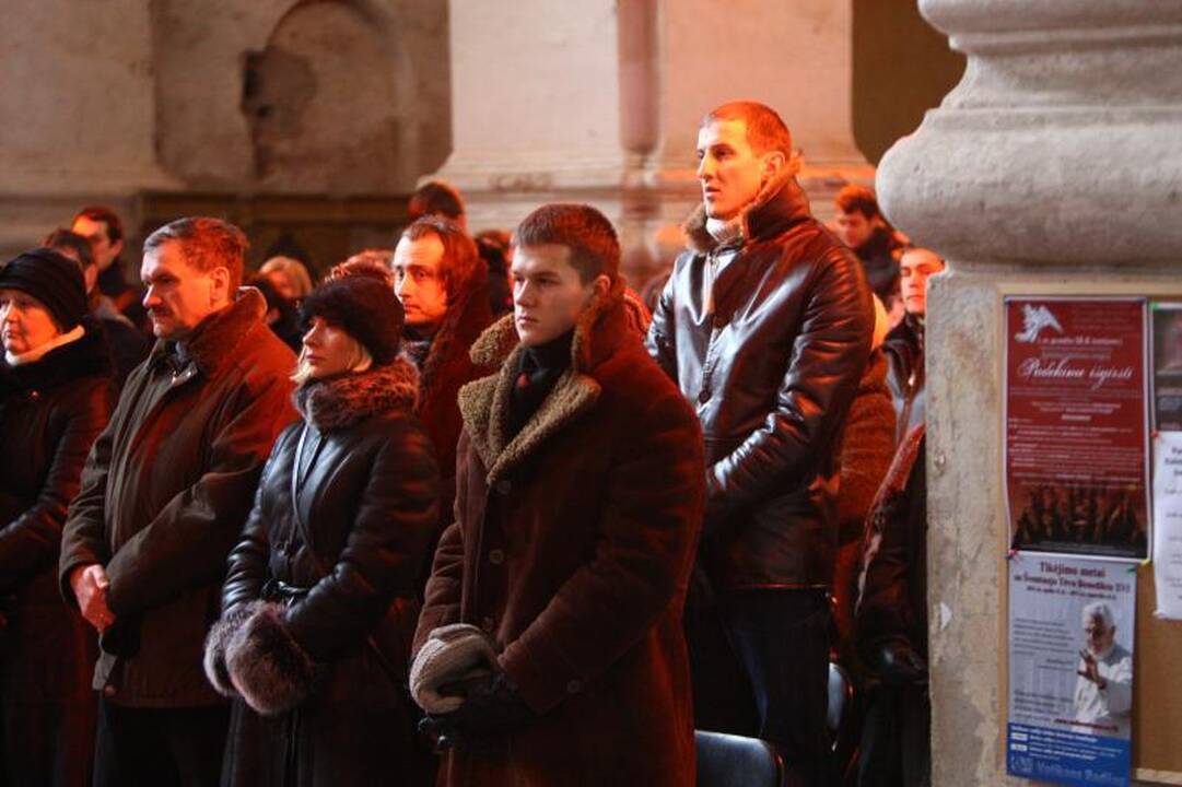Originalus šventimas: Kauno plaukikai Kalėdoms rengėsi bažnyčioje
