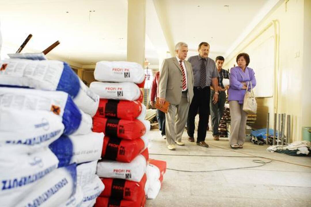 "Vėtrungės" gimnazistai į savo mokyklą grįš spalį
