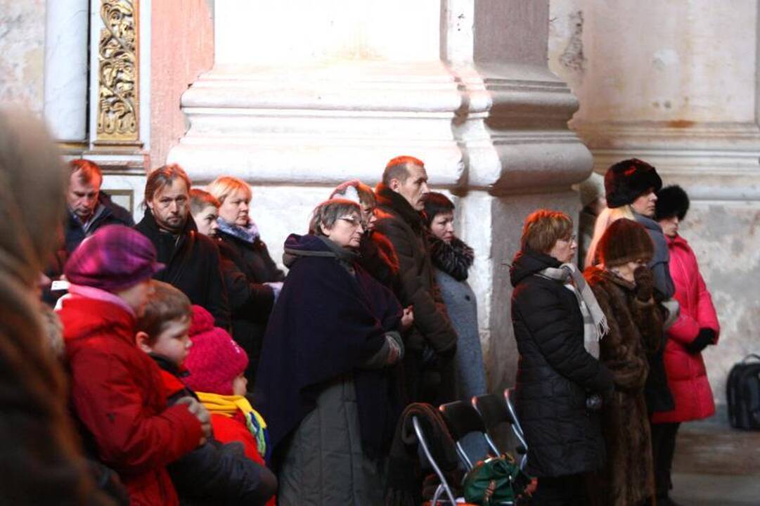 Originalus šventimas: Kauno plaukikai Kalėdoms rengėsi bažnyčioje