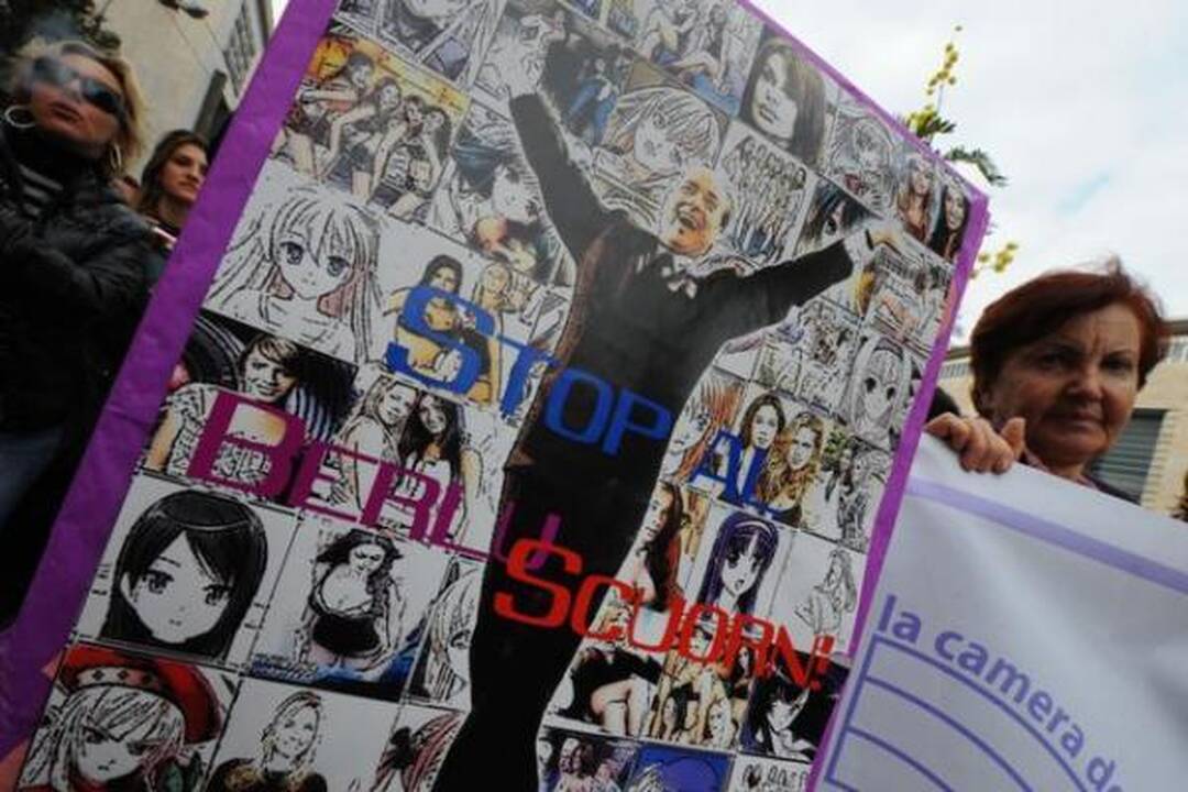 Italės masiškai protestavo prieš S.Berlusconi valdymą