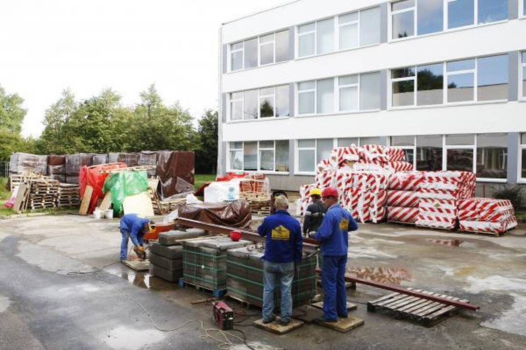 "Vėtrungės" gimnazistai į savo mokyklą grįš spalį