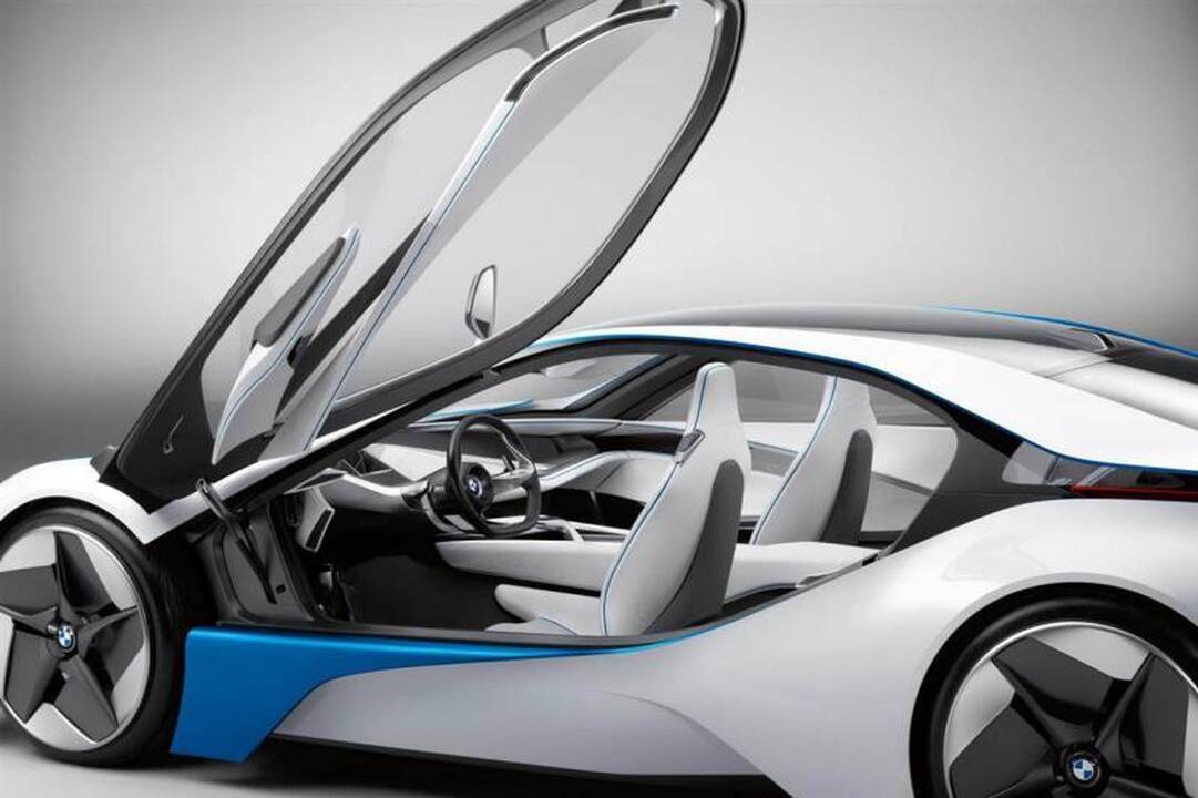 BMW iš Frankfurto: „i8“ - velniškai pašėlęs ekologiškas ryklys