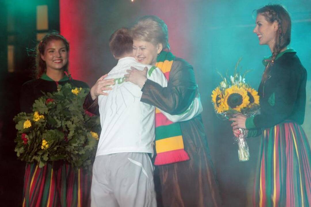 Lietuva didelėmis ovacijomis pasitiko olimpinius čempionus