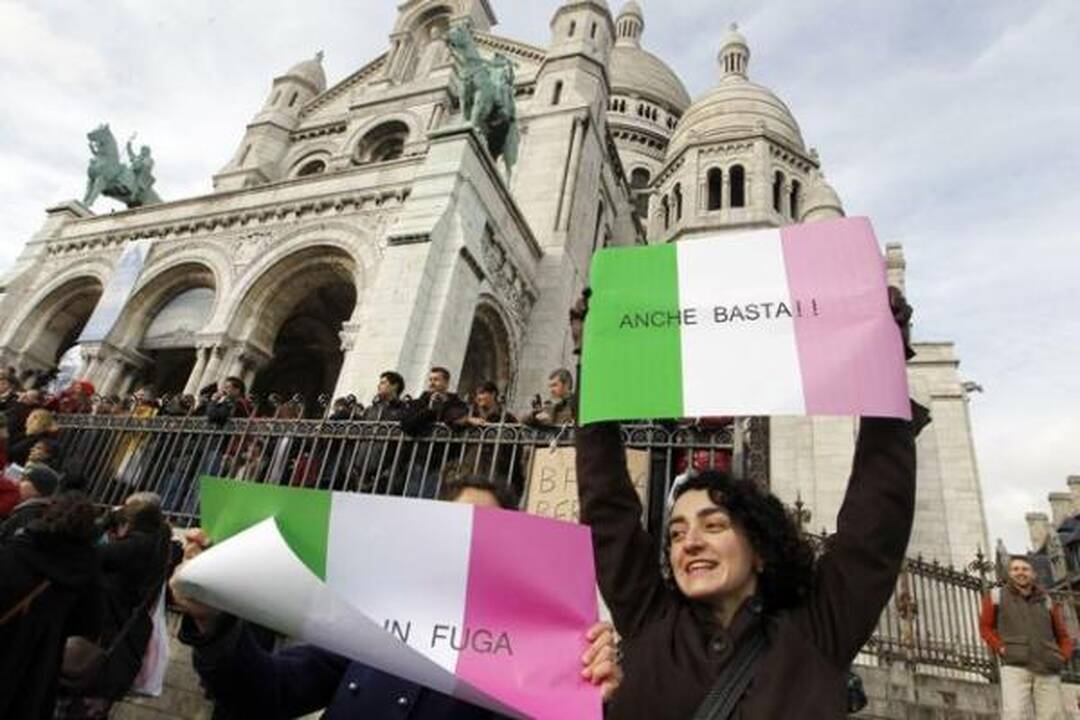 Italės masiškai protestavo prieš S.Berlusconi valdymą