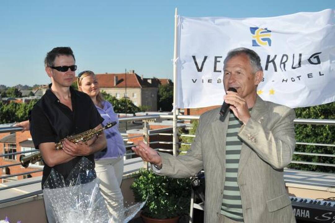 Viešbučio „Vecekrug“ gimtadienis – ant stogo