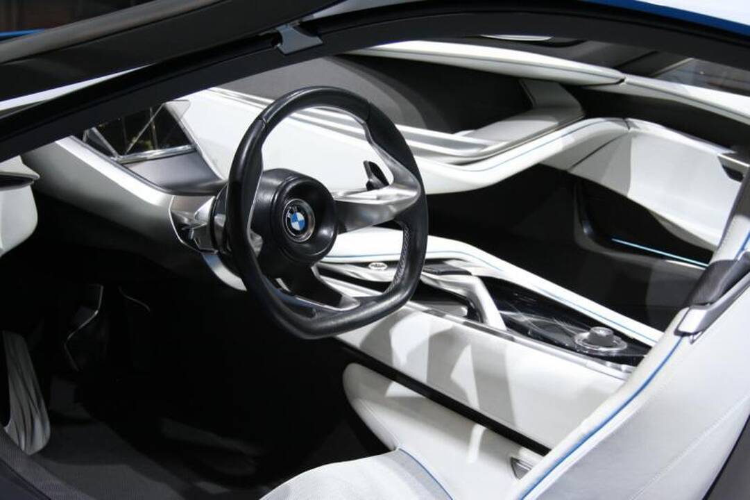 BMW iš Frankfurto: „i8“ - velniškai pašėlęs ekologiškas ryklys