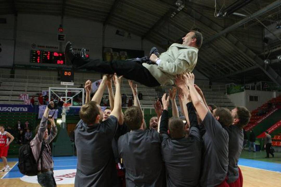VDU krepšininkai apgynė LSKL čempionų vardus