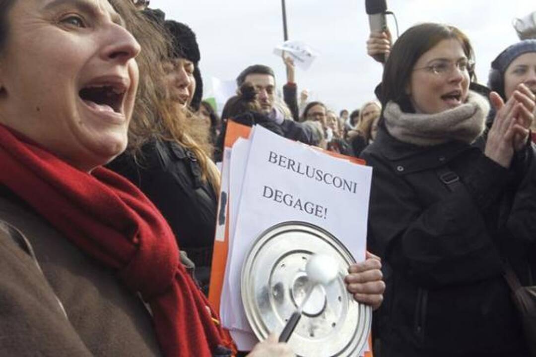 Italės masiškai protestavo prieš S.Berlusconi valdymą