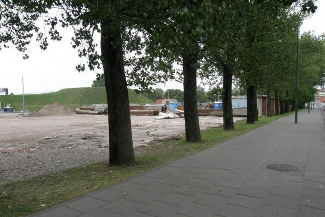 Tęsiamas klaipėdietiškos Berlyno sienos griovimas