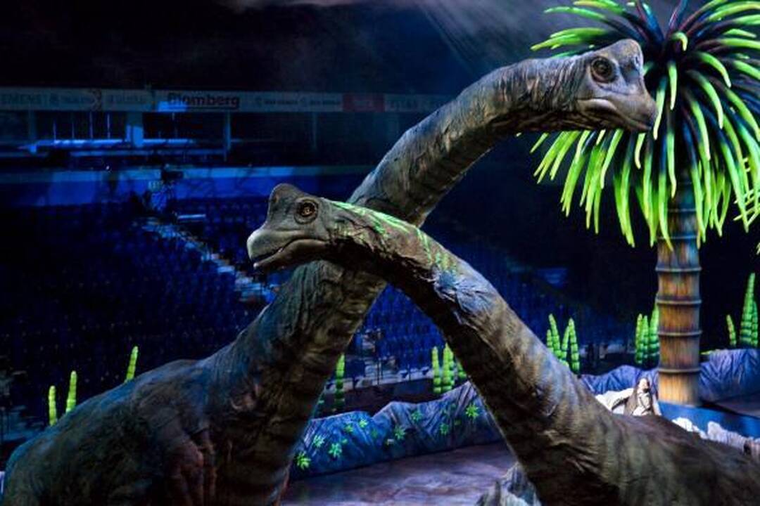 "Siemens" areną drebins dinozaurų peštynės