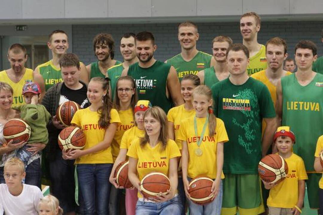 Krepšininkų širdis šildė ligą įveikę vaikai