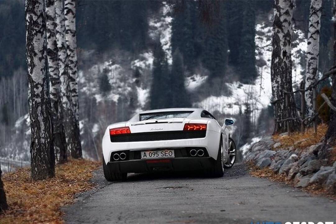 Su „Lamborghini Gallardo LP560-4“ - po Kazachstaną