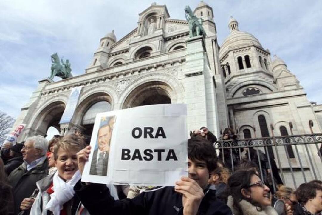 Italės masiškai protestavo prieš S.Berlusconi valdymą