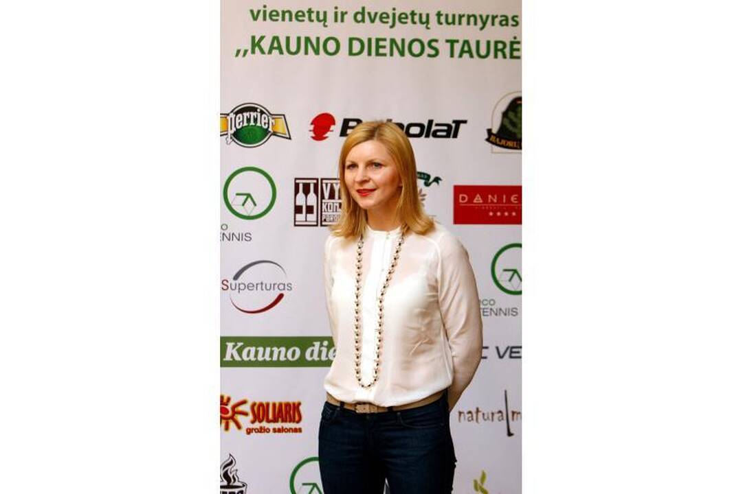 Teniso turnyro pirmoji diena palydėta nuotaikingame vakarėlyje