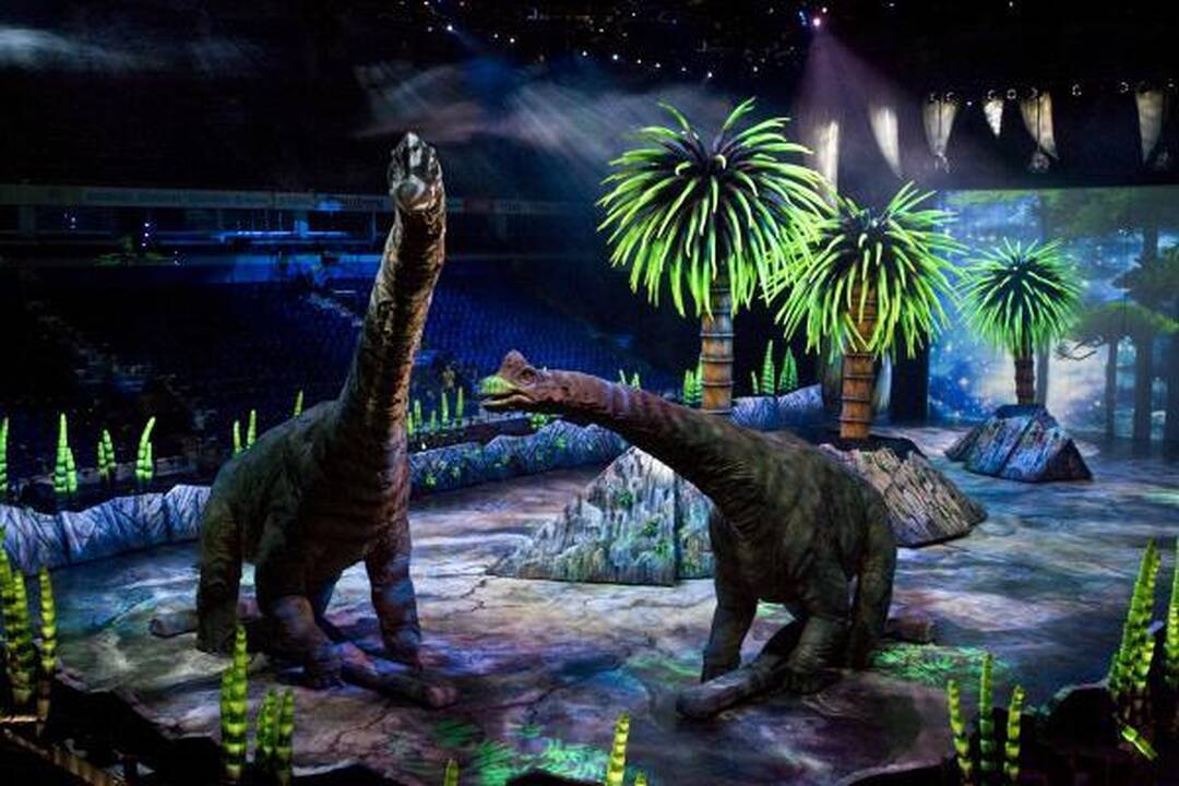 "Siemens" areną drebins dinozaurų peštynės