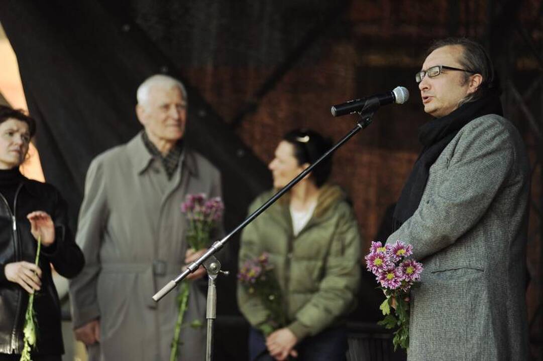 Menininkai apdovanojo Garliavos budėtojus 