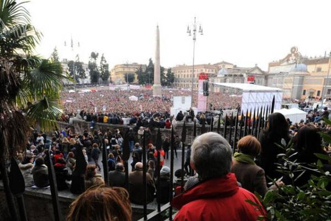 Italės masiškai protestavo prieš S.Berlusconi valdymą