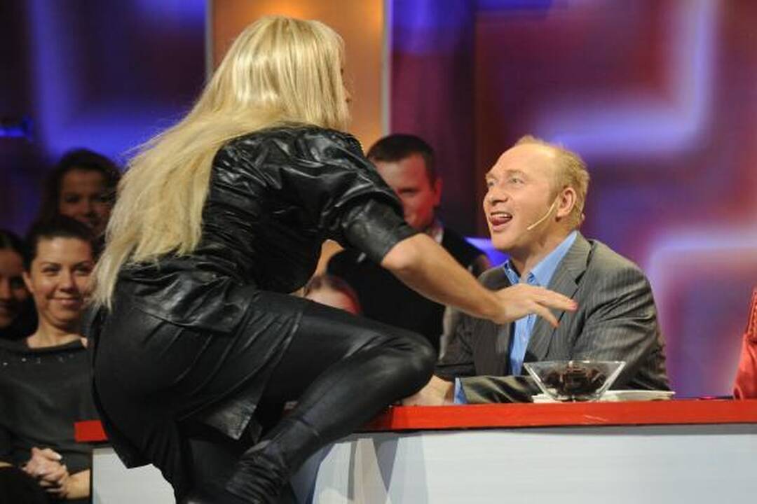 Ž.Šilgalis šokių projekte persirengė seksualia blondine (atnaujinta)