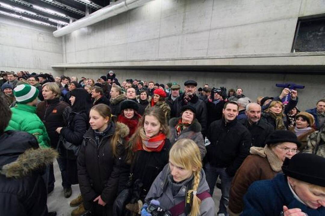 „Žalgirio“ arenoje koncertavo Kauno šampaninis choras ir Merūnas
