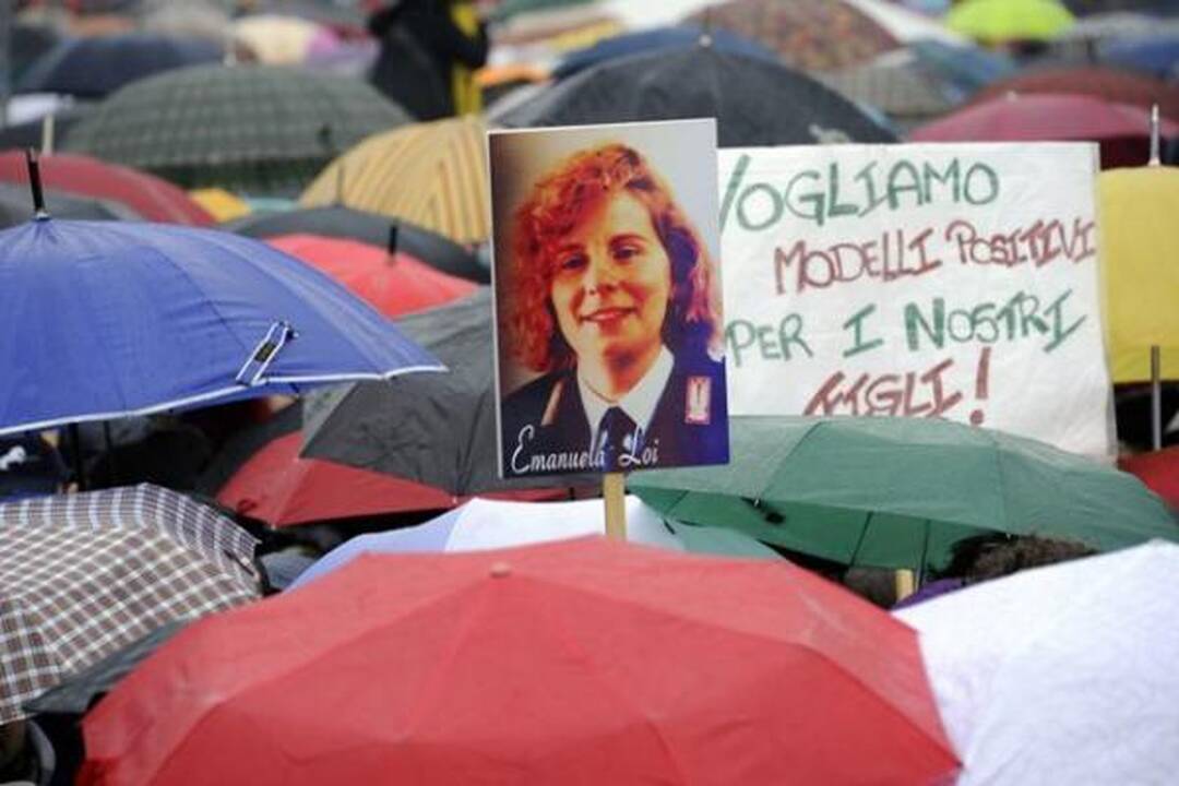 Italės masiškai protestavo prieš S.Berlusconi valdymą