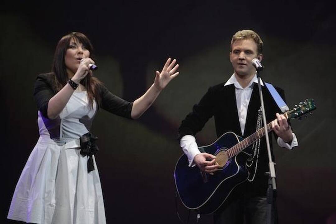 Į „Euroviziją“ Maskvoje važiuos Sasha Son (lentelė)