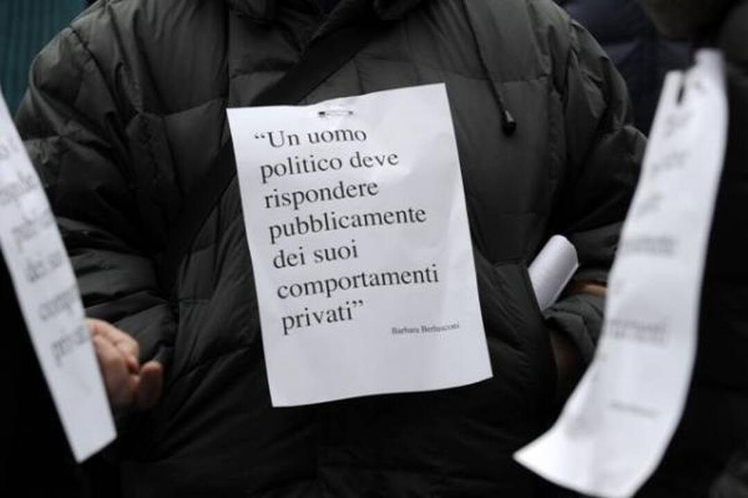Italės masiškai protestavo prieš S.Berlusconi valdymą