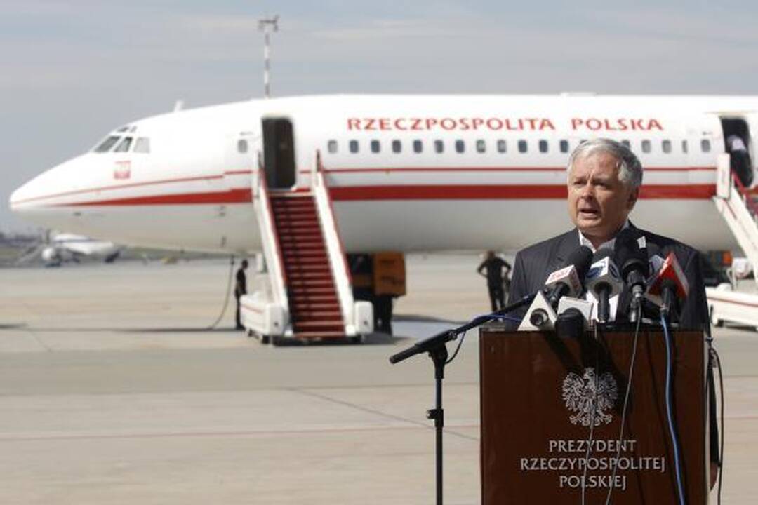 Lenkijoje – bandymai pasipelnyti iš prezidento žūties