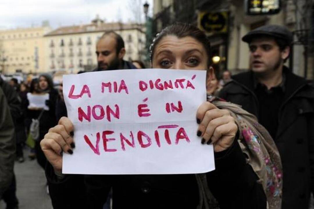 Italės masiškai protestavo prieš S.Berlusconi valdymą
