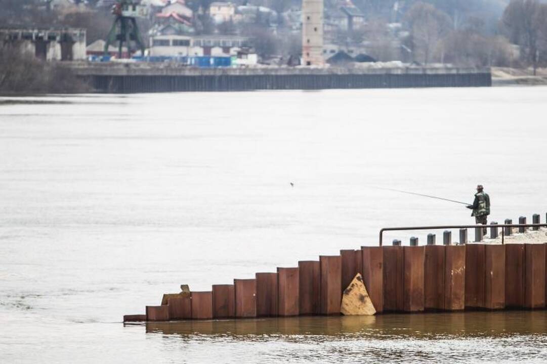 Patvinęs Nemunas  – masalas žvejams: vanduo pakilo beveik 3 metrus