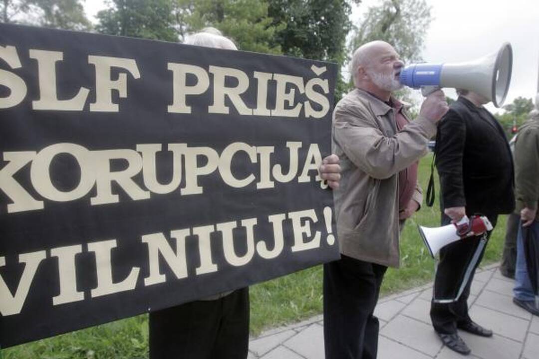 A.Paleckio pikete - rusiškų dujų kvapas
