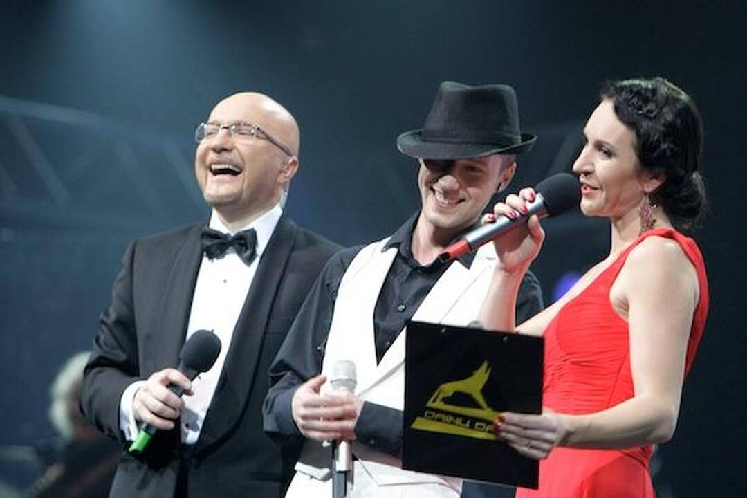 Į „Euroviziją“ Maskvoje važiuos Sasha Son (lentelė)