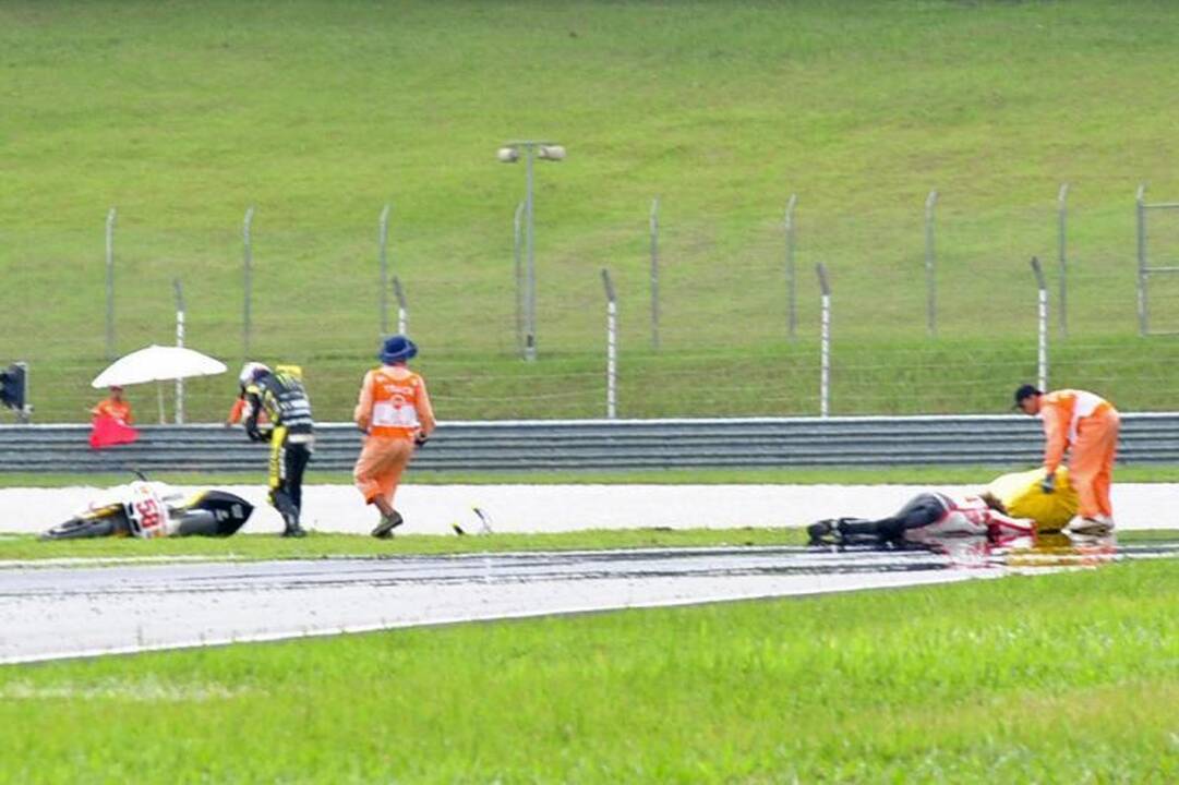 Tragiškoje avarijoje žuvo „MotoGP“ lenktynininkas M.Simoncelli (N-18)