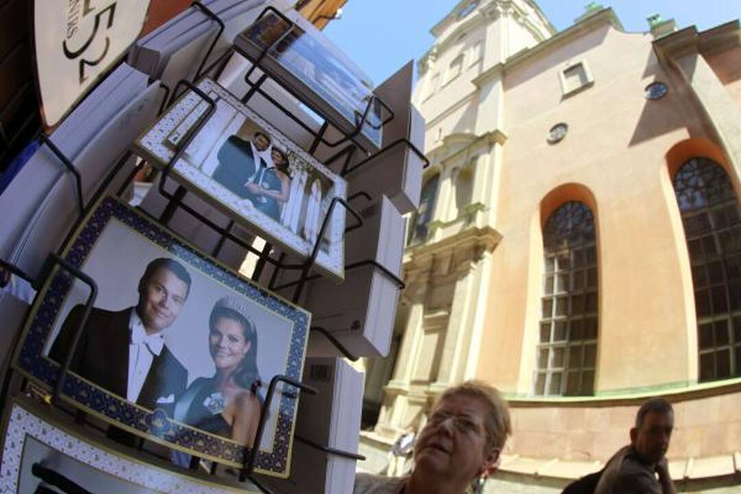 Stokholmas švenčia karališkosios poros jungtuves 