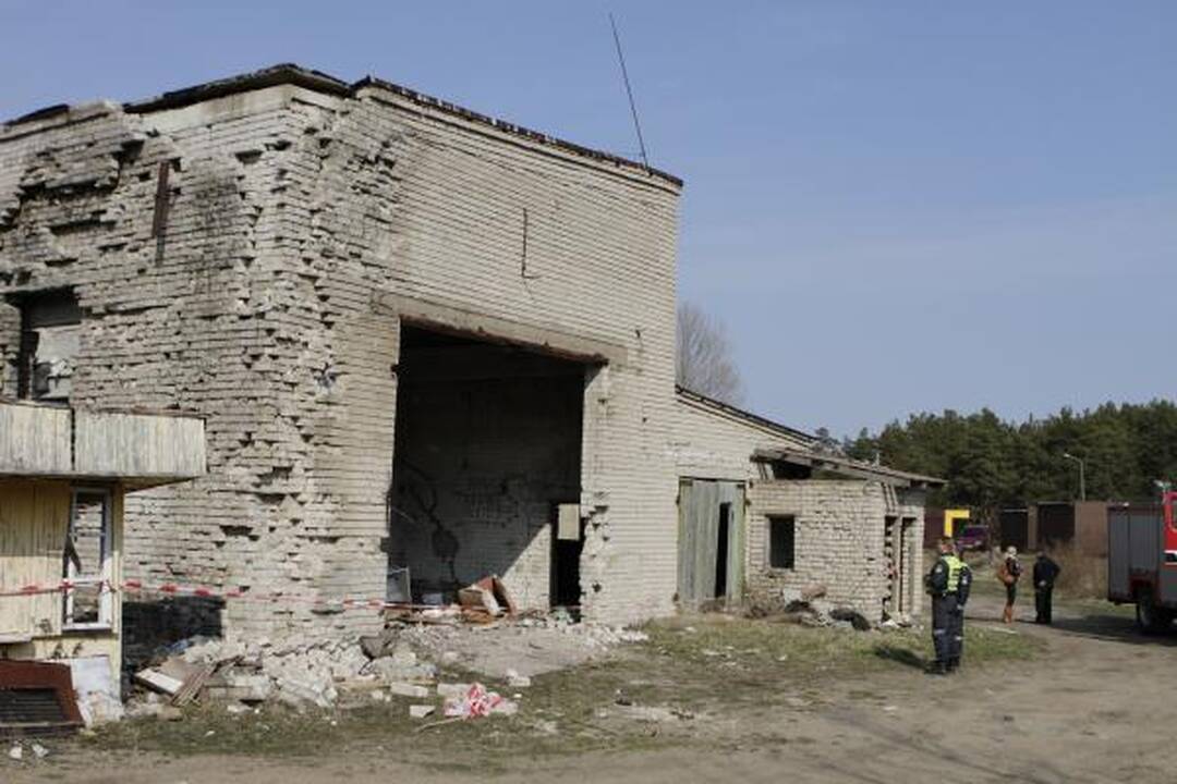 Šventojoje po griuvėsiais žuvo žmogus (papildyta)