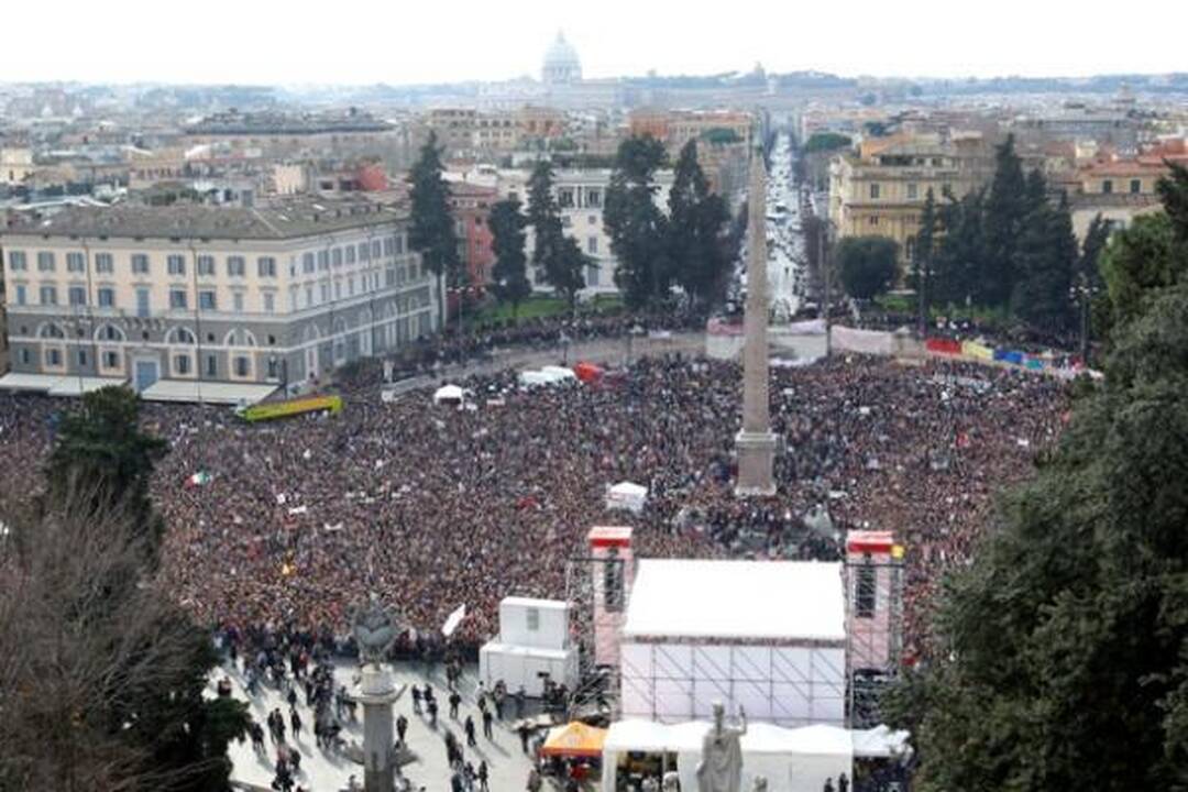 Italės masiškai protestavo prieš S.Berlusconi valdymą