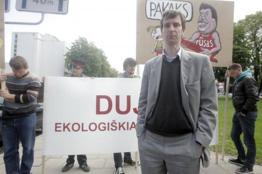 A.Paleckio pikete - rusiškų dujų kvapas