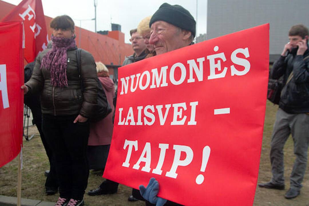A.Paleckio bylą nagrinėjantis teismas nutarė prašyti medžiagos iš Sausio 13-osios bylos