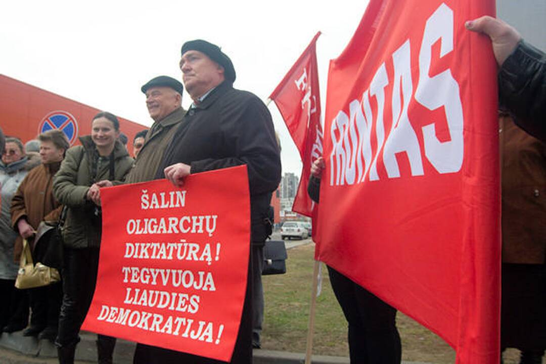 A.Paleckio bylą nagrinėjantis teismas nutarė prašyti medžiagos iš Sausio 13-osios bylos
