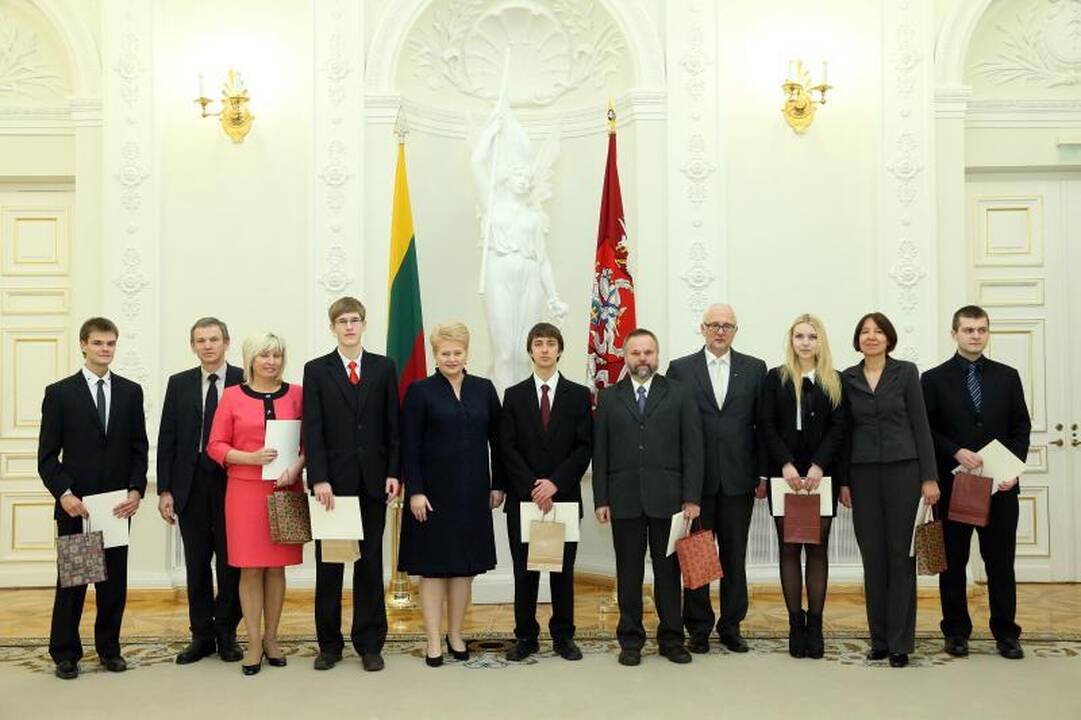 Tarp Prezidentės apdovanotų moksleivių - ir klaipėdiečiai   