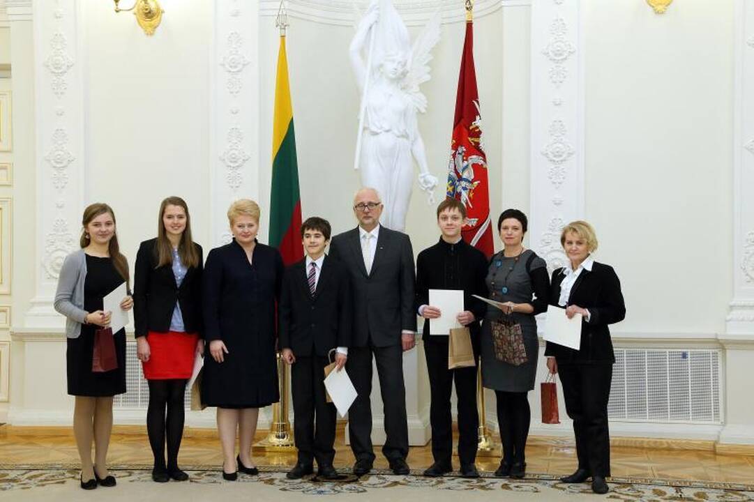 Tarp Prezidentės apdovanotų moksleivių - ir klaipėdiečiai   