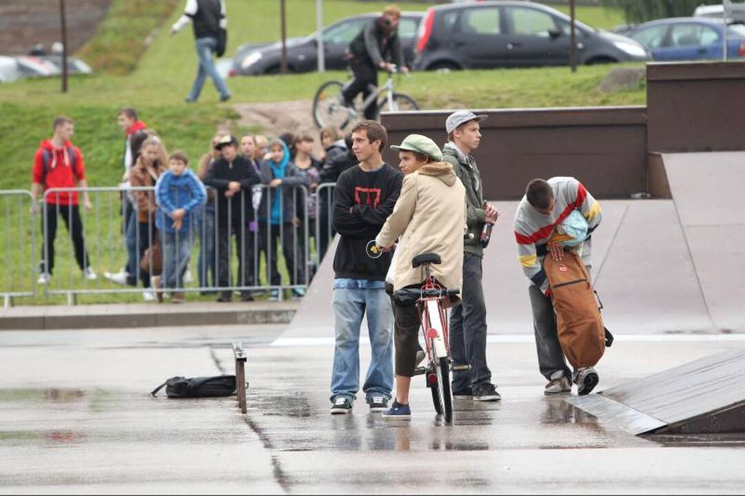 Gatvės kultūros festivalio dalyviai lietaus neišsigando