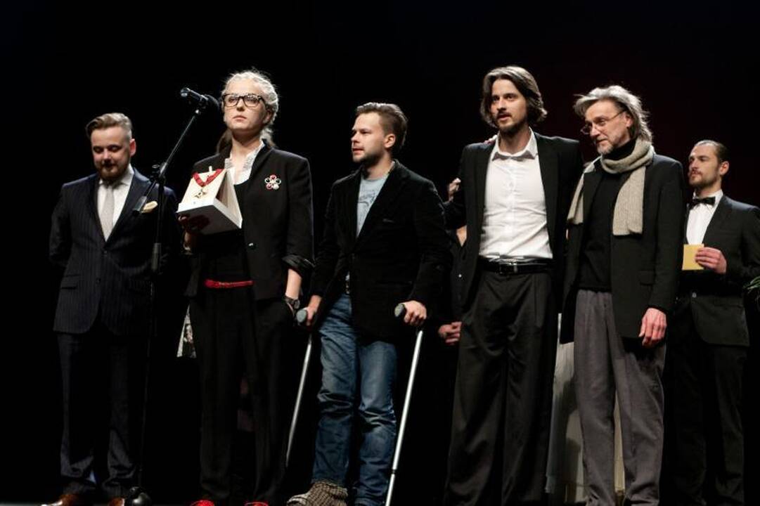 Ryškiausiems Lietuvos teatralams įteikti„Auksiniai scenos kryžiai“
