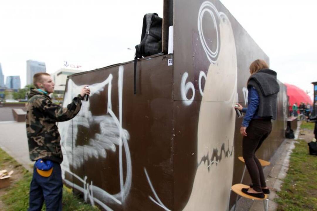 Gatvės kultūros festivalio dalyviai lietaus neišsigando